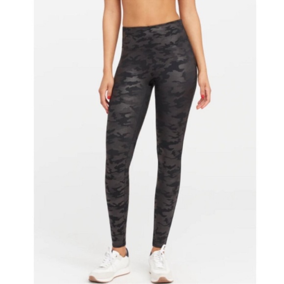 SPANX leggings FAUX LEATHER CAMO LEGGINGS Size large black - Picture 1 of 5